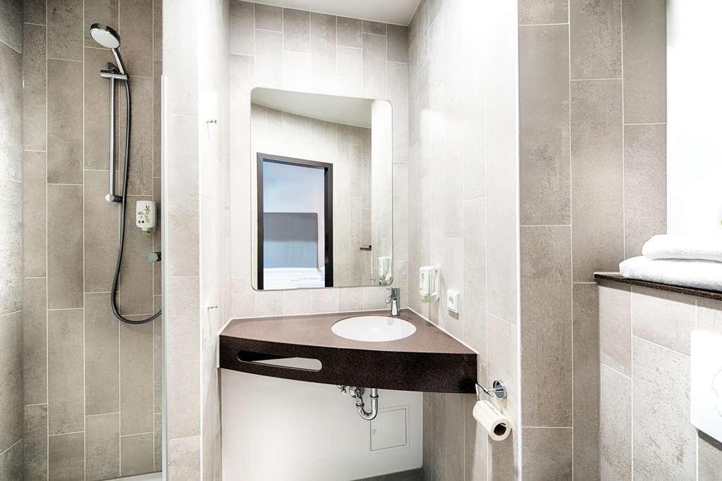 B&B Hotel Stuttgart-Neckarhafen Номер фото